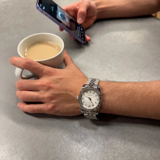 Seikojust | White Arabic Textured